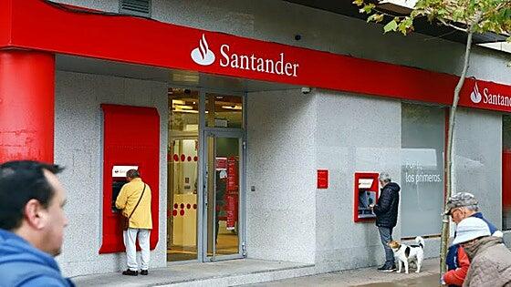 Santander cierra la compra de TSB a Sabadell por 3.300 millones