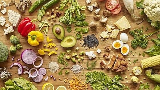Los componentes que tu cuerpo no puede producir y necesitas con la dieta