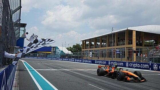 Norris y McLaren beben champán por primera vez en 2026