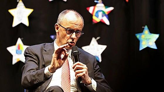 El drástico recorte del Estado de bienestar arrastra al canciller Merz a sus horas más bajas