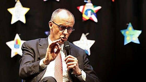 El drástico recorte del Estado de bienestar arrastra al canciller Merz a sus horas más bajas