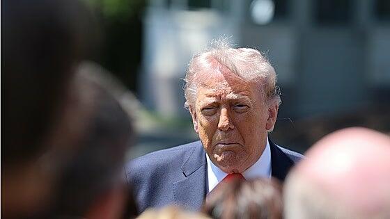 Trump amenaza con «borrar de la faz de la Tierra» a Irán si ataca sus buques en Ormuz