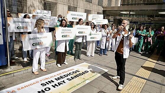 Los médicos canarios desafían al Gobierno regional: «Estamos cansados de las buenas intenciones»