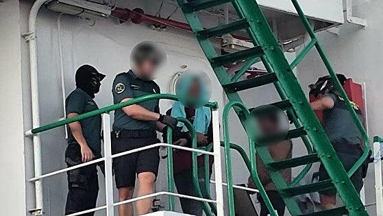 Los tripulantes del carguero del alijo histórico de cocaína, trasladados con urgencia a la Audiencia Nacional
