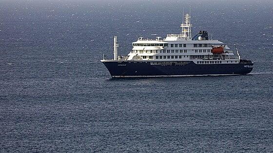 El crucero y un contagiado de hantavirus, hacia Canarias con el rechazo del Gobierno regional