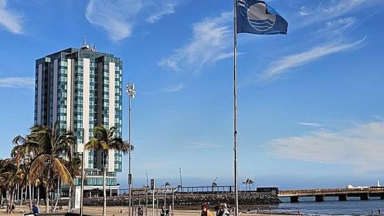 A licitación los servicios de hamacas y sombrillas de la playa de El Reducto