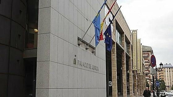 «Los padres fueron engañados, no consintieron la adopción», dice la abogada de la familia de la menor sustraída en Oviedo