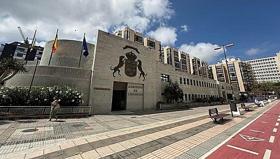 Desestabilizador torpedeo a la más alta institución canaria