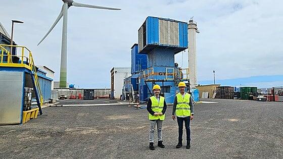 Ya es una realidad el desmantelamiento de la primera turbina de la central eléctrica de Fuerteventura