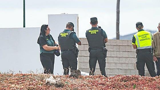 Prisión para el padre del bebé muerto en Lanzarote tras admitir que lo zarandeó y que «puede ser» que le golpeara en la cabeza