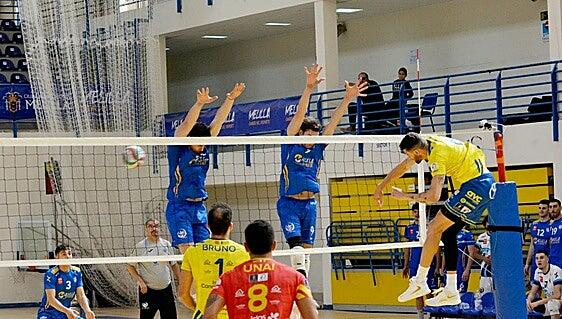 El CV Guaguas conquista Melilla y acaricia el título (0-3)