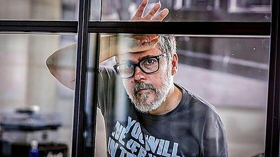 Iván Ferreiro: «Mientras mis amigos hacían la carrera yo ponía copas en los pubs de Vigo»