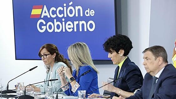 El Gobierno afronta con desconcierto e irritación las acusaciones de Clavijo