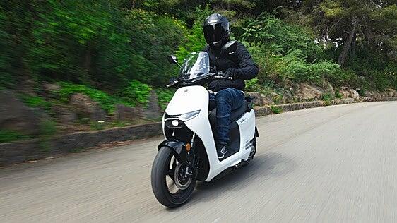 Nueve razones a favor (y una en contra) para vivir por fin la ciudad en escúter eléctrico