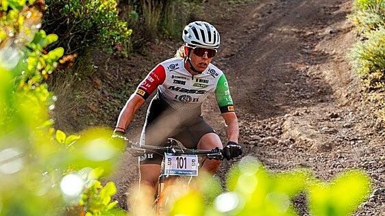 Tessa Kortekaas y Pedro Rodríguez, primeros líderes de la Fred. Olsen Transgrancanaria Bike 2026