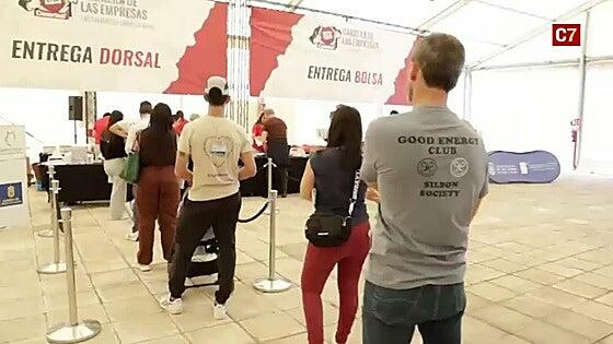 Recogida de dorsales de la CANARIAS7 Carrera de las Empresas en el CC Las Arenas