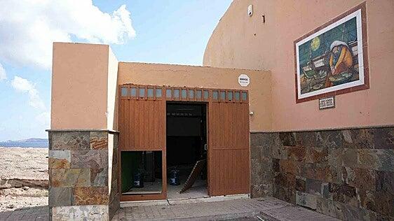 El albergue de Arinaga recupera la vigilancia tras semanas abierto y sin control