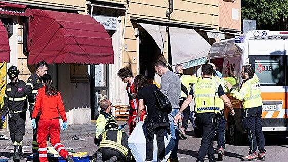 Un conductor arrolla a una decena de personas en Módena y acuchilla al hombre que logra detenerle
