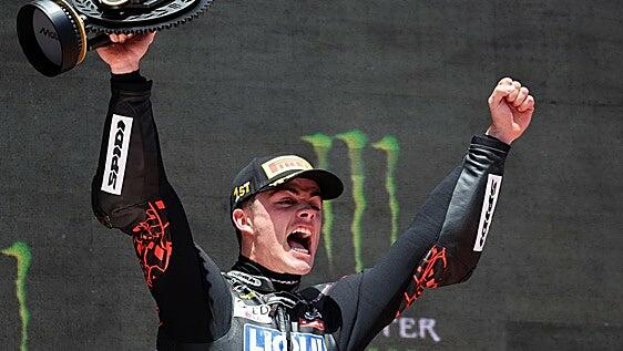 Manu González se reivindica con su triunfo en Moto2