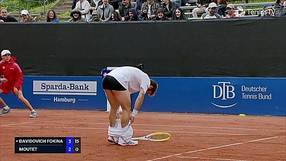 Corentin Moutet, el chico malo del tenis mundial, se baja los pantalones en pleno partido