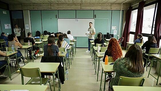 Canarias aprueba 1.111 plazas docentes en la OPE de Educación de 2026