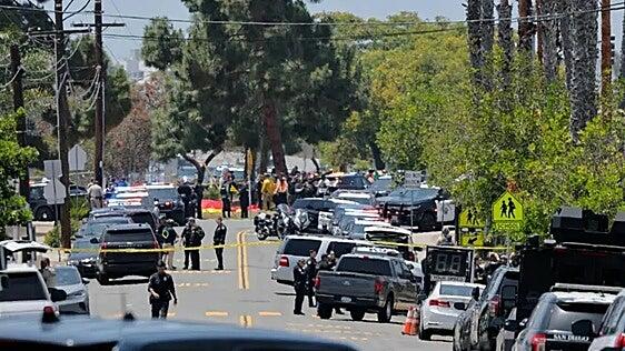 Al menos cinco muertos tras un tiroteo en una mezquita de San Diego