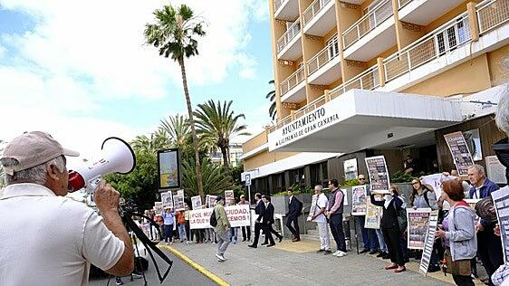 «Carolina escucha, los barrios están en lucha»