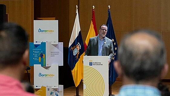 Doramas bajará un 50% el papeleo de los centros y dejará «más tiempo para el alumnado»