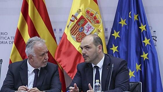 Canarias reprocha a Torres que para ampliar las competencias en costas primero «mire» a Cataluña