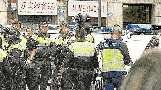 Desmantelan una trama vasca de asesorías que regularizaban a inmigrantes con padrones falsos