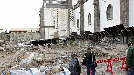 El papa acelera el remozado de la pared norte de la catedral de Santa Ana
