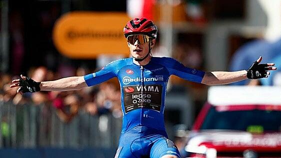 Vingegaard se desata en los Alpes y encarrila el Giro
