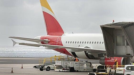 Las aerolíneas refuerzan su ruta con Madrid y elevan plazas por la visita papal
