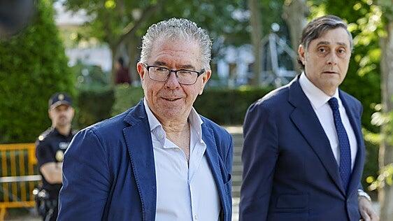 El juez manda a juicio a Granados y 40 personas por contratos de obra pública en Púnica