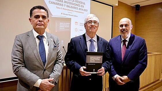Salvador Miranda publica su libro sobre la materialización y el mantenimiento de las reservas para inversiones en Canarias