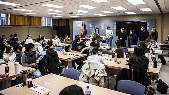 Canarias, primera comunidad en asignar todas sus plazas MIR: los primeros eligen Cardiología