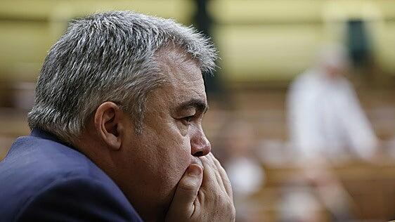 El juez cifra en 178.000 euros el dinero pagado por el PSOE a los investigados