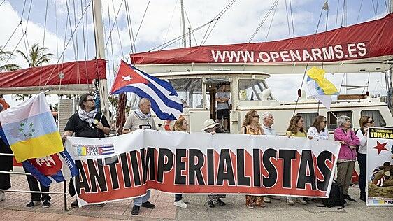 El velero Astral de Open Arms visita Gran Canaria en su viaje solidario hacia Cuba