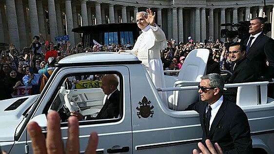 León XIV importa el papamóvil del Vaticano a Canarias con aviones militares españoles