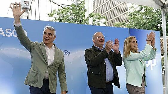 Tellado presiona al PNV: «O se sostiene a la mafia o se apoya un cambio de Gobierno»