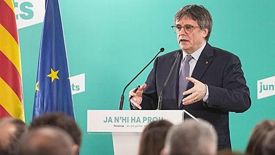 La Justicia deja a Puigdemont sin interlocutores en el PSOE
