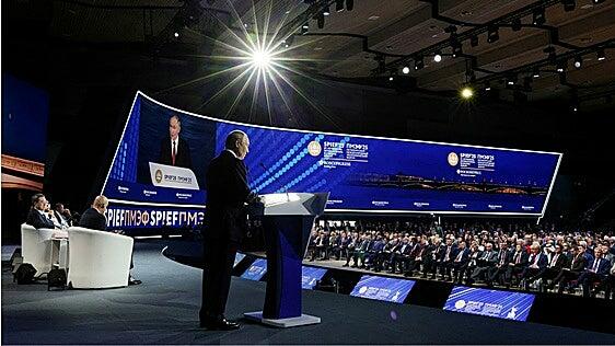 Los empresarios alemanes regresan al foro económico de Putin