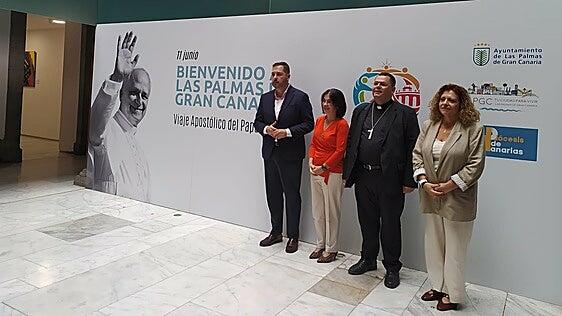 La capital grancanaria suspende las actividades no esenciales por el papa