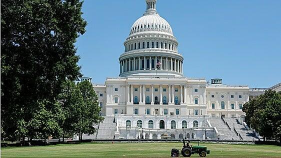 Golpe a Trump en el Congreso: la Cámara Baja, con mayoría republicana, vota por primera vez contra la guerra de Irán