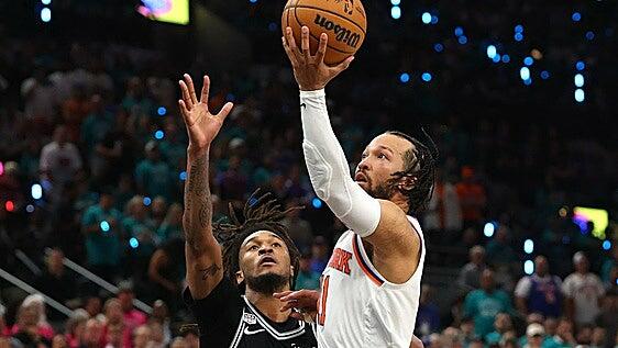 Los indomables Knicks abren las Finales de la NBA arrebatándoles el factor cancha a los Spurs