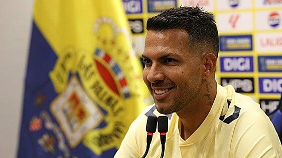 Jonathan Viera y su voz de la experiencia: «La cabeza influye más que el fútbol, lo emocional marcará la eliminatoria»
