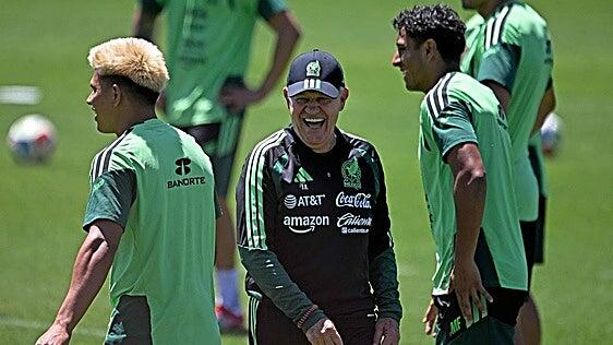 El Vasco Aguirre quiere poner picante al Mundial