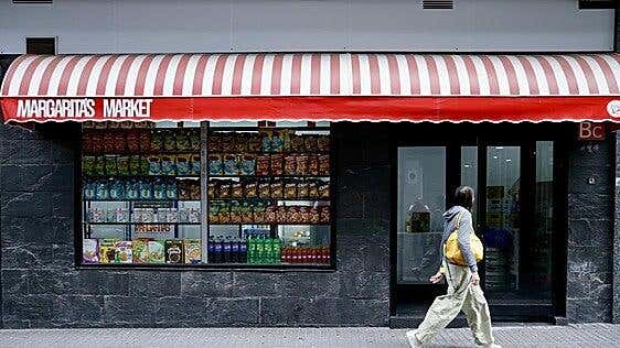 El primer local «speakeasy» de Gran Canaria se esconde tras un supermercado