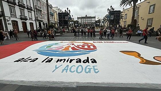 Las alfombras del Corpus Christi llenan de color el casco histórico de Las Palmas de Gran Canaria