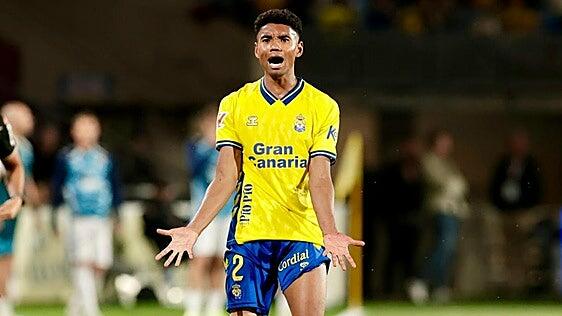 La UD Las Palmas se rinde a la impotencia y tendrá que remontar en La Rosaleda ante un Málaga superior